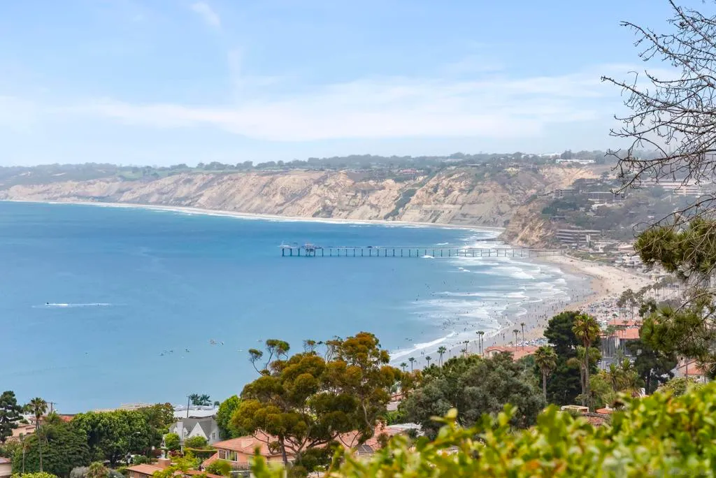 La Jolla, California 92037, United States, 5 Bedrooms Bedrooms, ,3 BathroomsBathrooms,Residential,Pending,189772