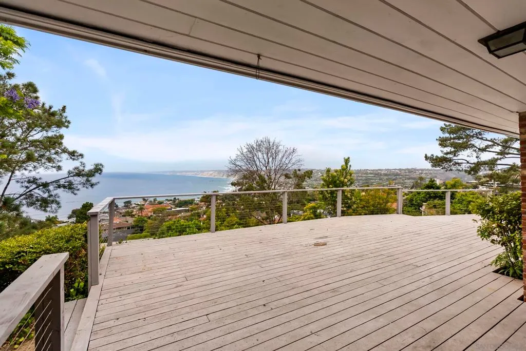 La Jolla, California 92037, United States, 5 Bedrooms Bedrooms, ,3 BathroomsBathrooms,Residential,Pending,189772