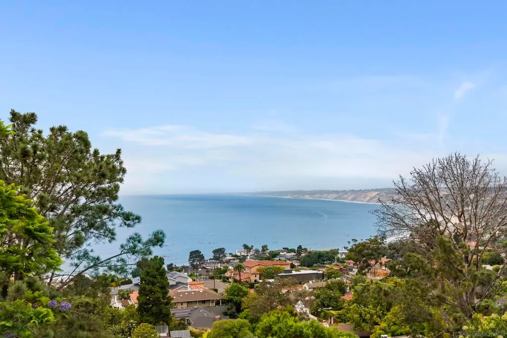 La Jolla, California 92037, United States, 5 Bedrooms Bedrooms, ,3 BathroomsBathrooms,Residential,Pending,189772