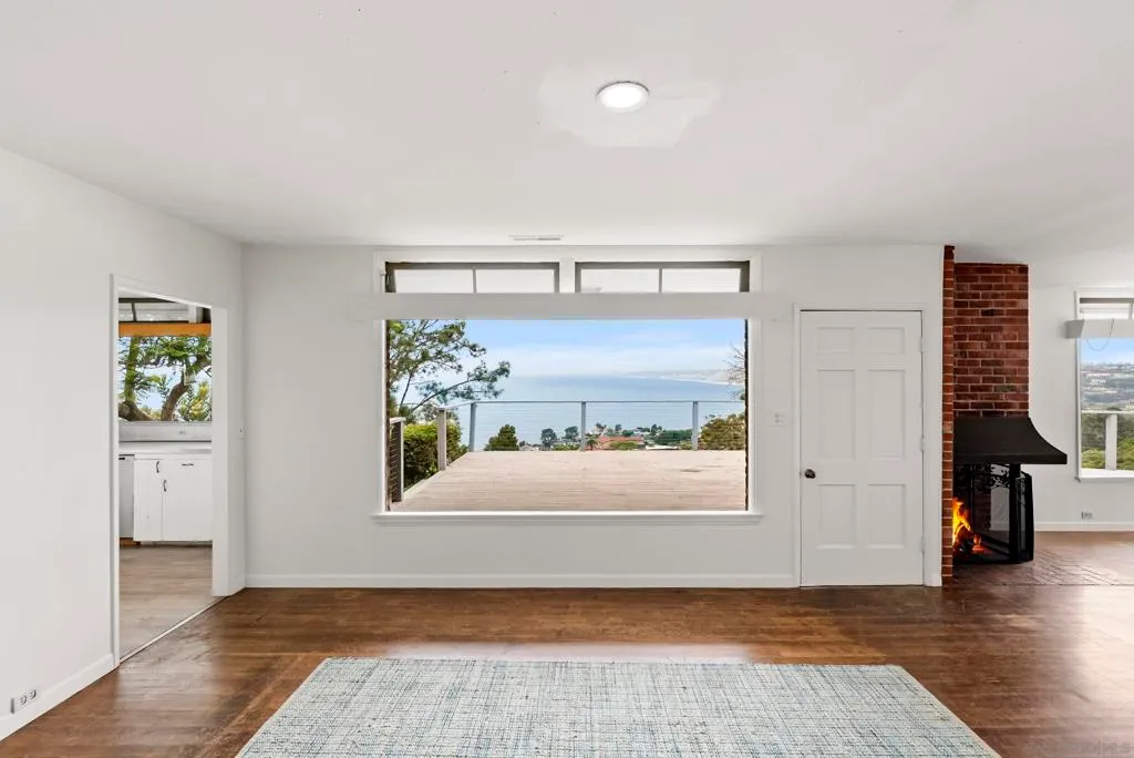 La Jolla, California 92037, United States, 5 Bedrooms Bedrooms, ,3 BathroomsBathrooms,Residential,Pending,189772