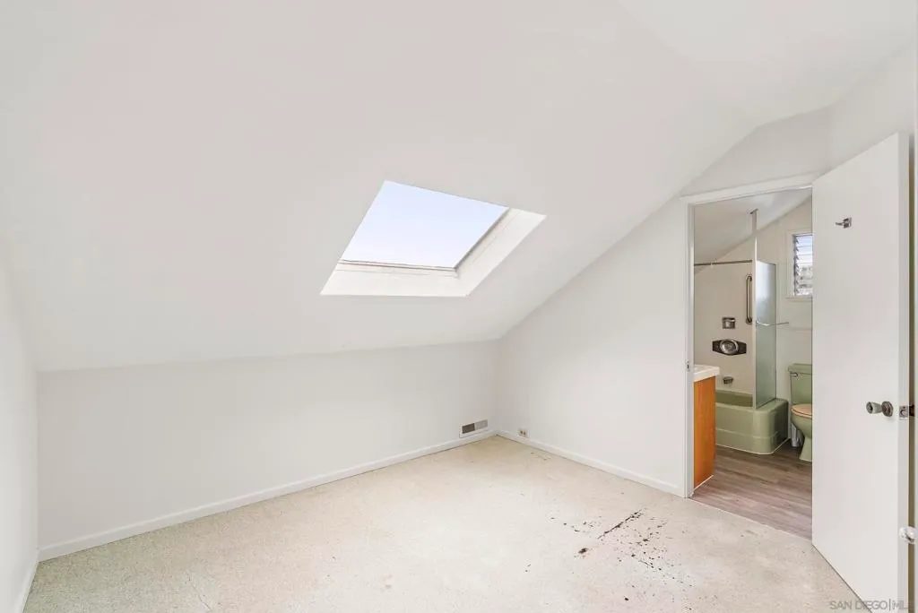 La Jolla, California 92037, United States, 5 Bedrooms Bedrooms, ,3 BathroomsBathrooms,Residential,Pending,189772