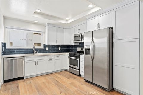 Photo of 21535 Erwin Street #131, Woodland Hills, CA 91367 (MLS # SR25278947)