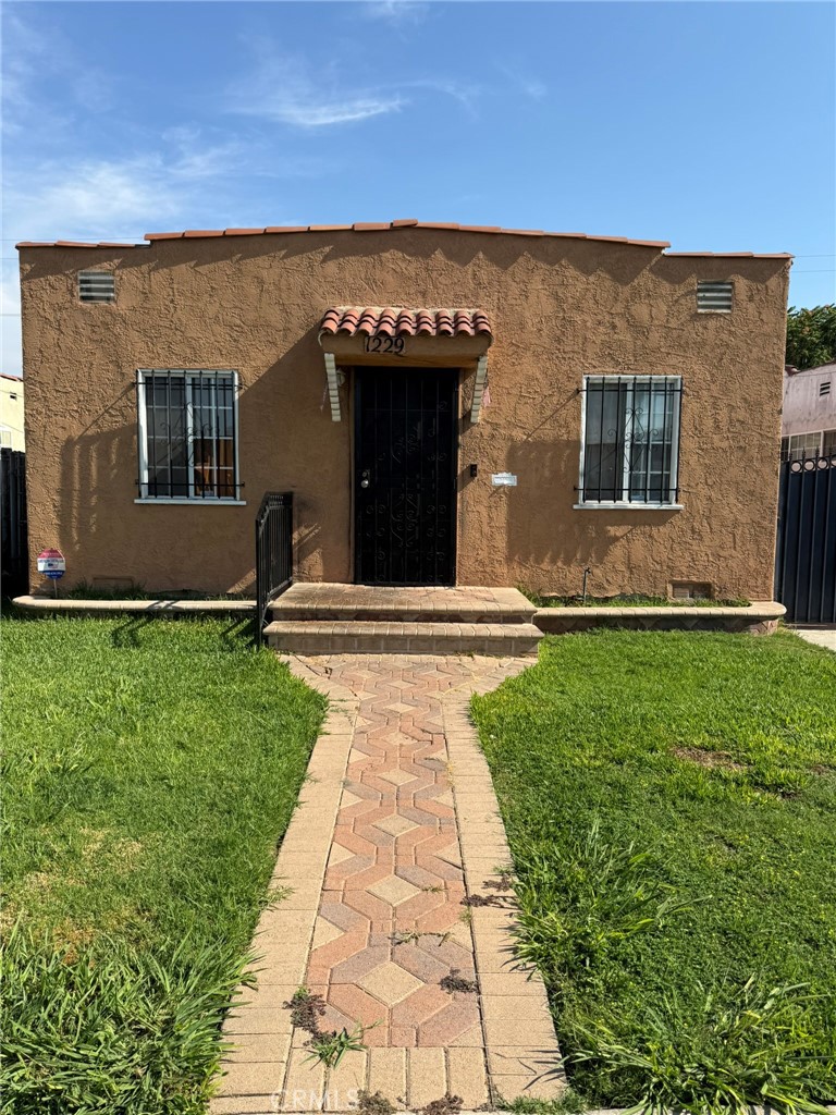 Amazing opportunity in an street with pride of ownership. 3 bedroom 1 bath home in need of repairs. The kitchen has had some upgrades over the years. Original hardwood floors under the carpet. There are two detached one car garages on the back of the property. Property is zoned R2. One of bedrooms is a newer addition to the property and it is accounted for in public records. Property is minutes from 110 and 105 freeways, Downtown LA and SoFi Stadium. Property is being sold as-is no repairs or credits will be granted.