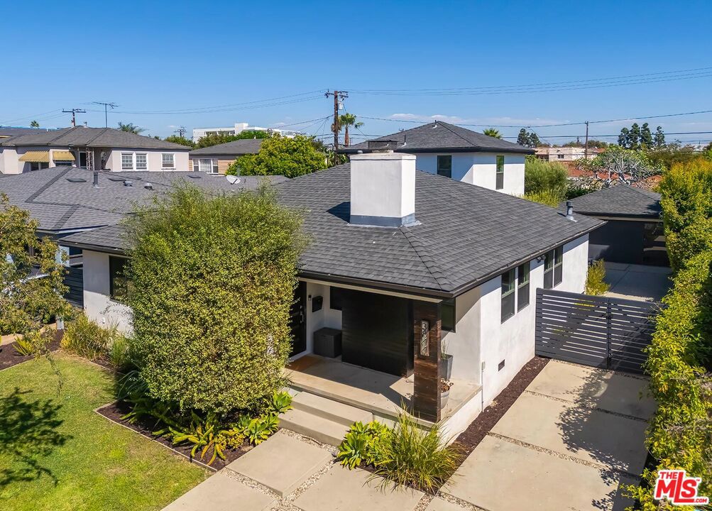 3844 Girard Avenue
