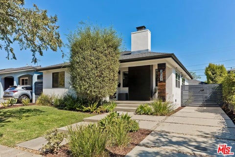 Photo of 3844 Girard Avenue, Culver City, CA 90232 (MLS # 26998581)