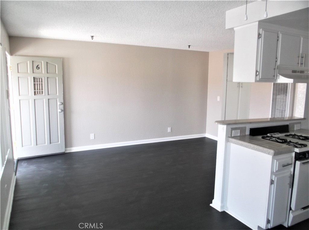 4823 W 118th Place