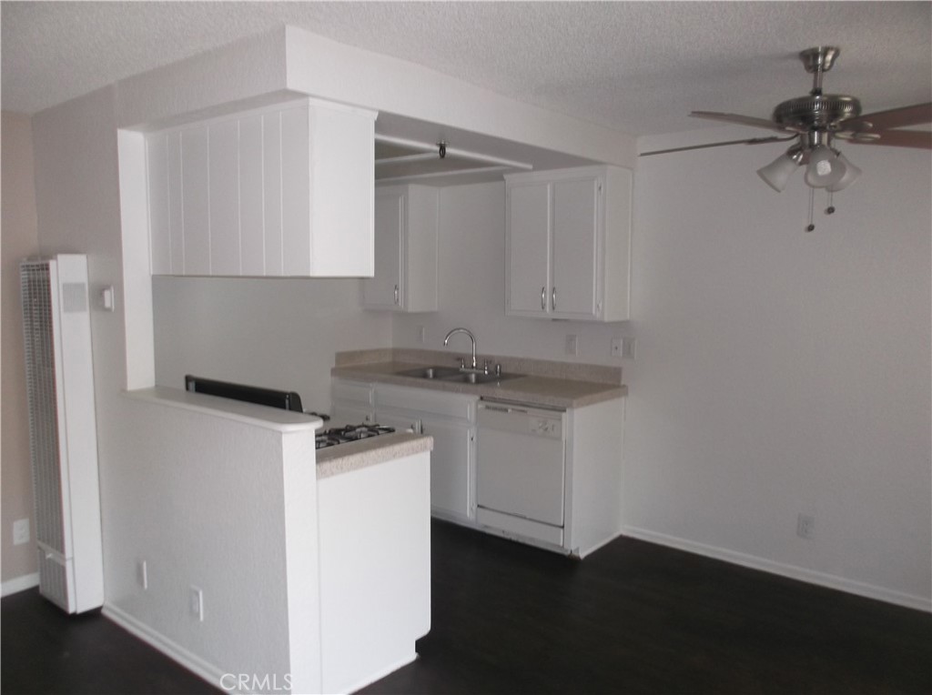 4823 W 118th Place