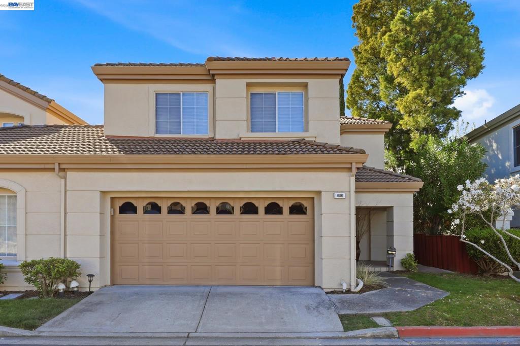 906 Vista Pointe Dr Dr