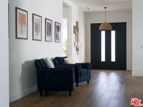 Photo of 12713 Tiara Street, Los Angeles, CA 91607 (MLS # 26990419)