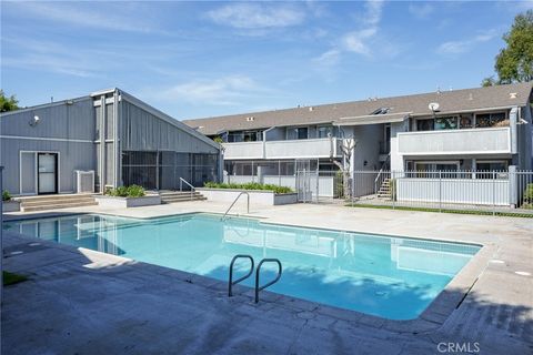 Photo of 1250 S Brookhurst St, Anaheim, CA 92804 (MLS # OC26041615)