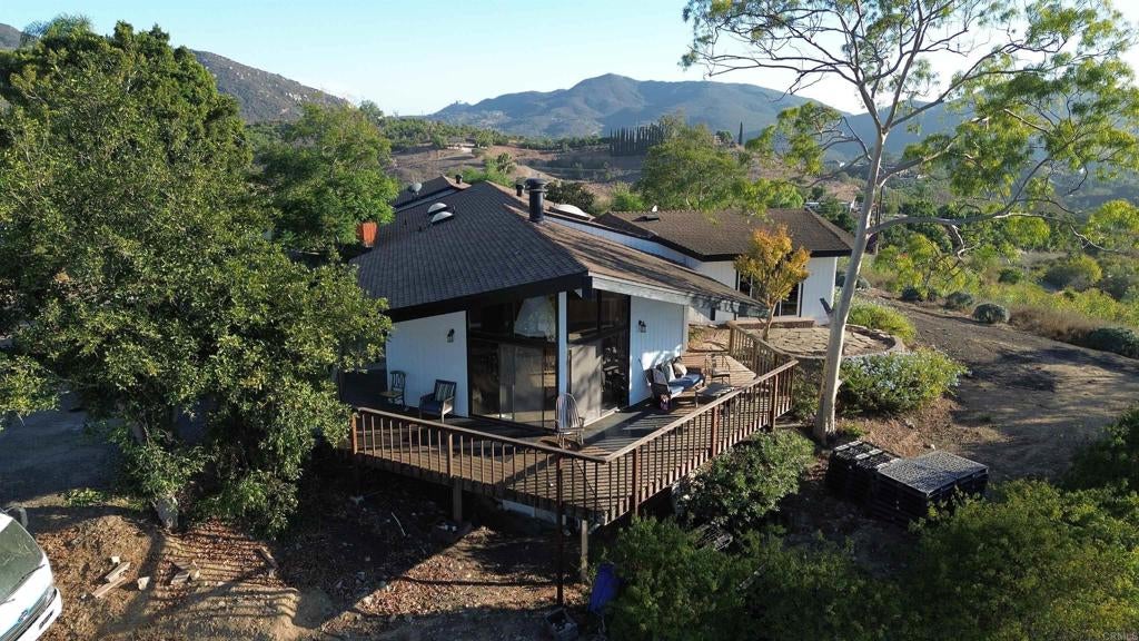 3730 Silverleaf Lane