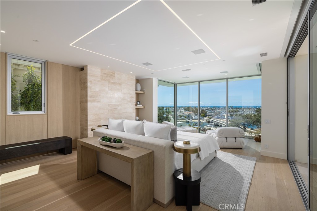 Irvine Terrace (IRVT) - Residential