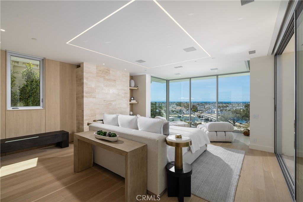 Irvine Terrace (IRVT) - Residential