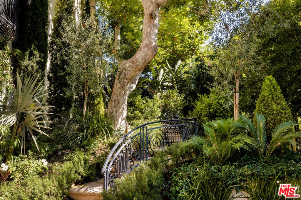 Photo of 1350 Benedict Canyon Drive, Beverly Hills, CA 90210 (MLS # 26856777)
