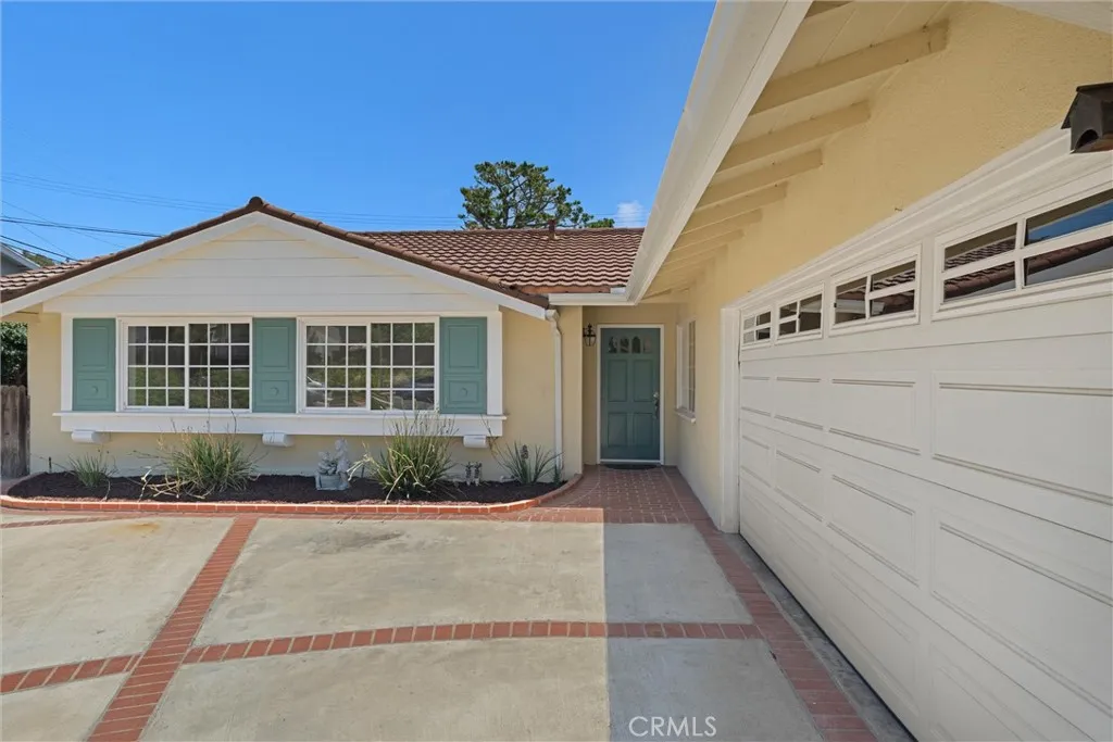 Rancho Palos Verdes, California 90275, United States, 4 Bedrooms Bedrooms, ,2 BathroomsBathrooms,Residential,Pending,181227