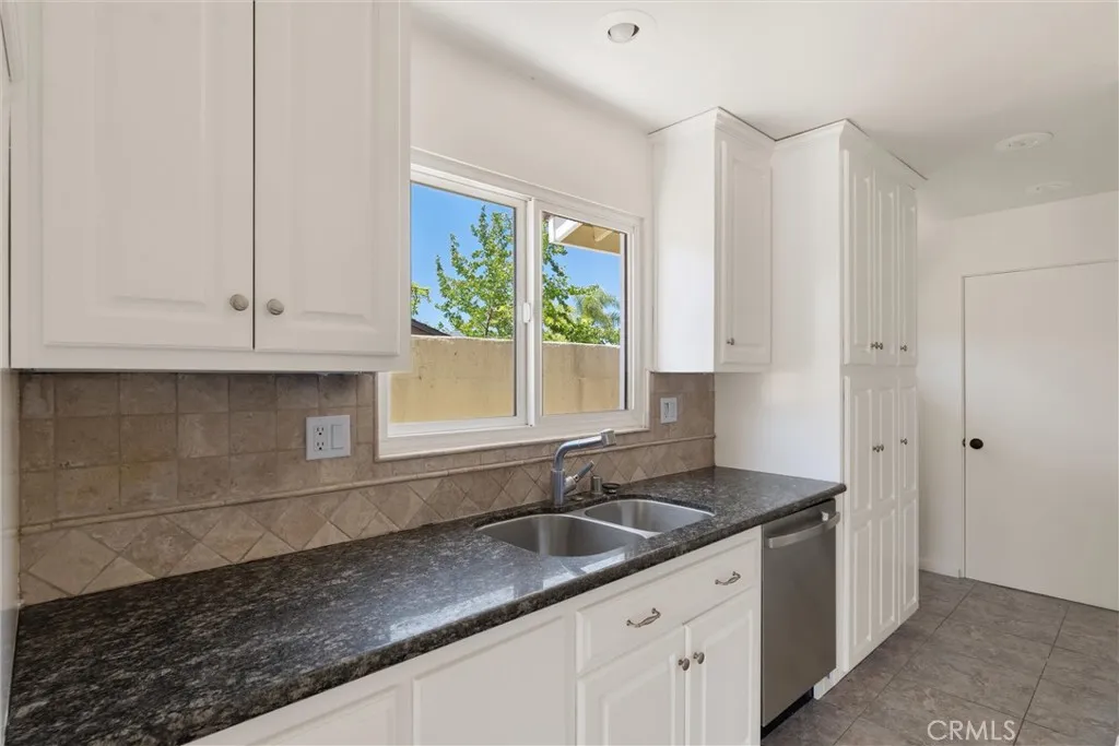 Rancho Palos Verdes, California 90275, United States, 4 Bedrooms Bedrooms, ,2 BathroomsBathrooms,Residential,Pending,181227