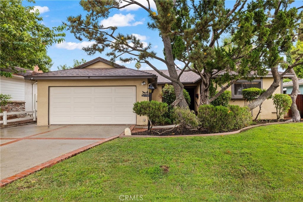 15944 Gledhill