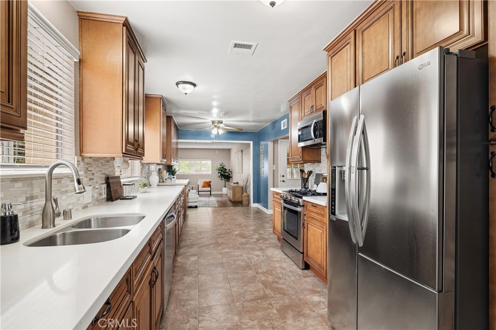 15944 Gledhill ST, North Hills CA 91343
