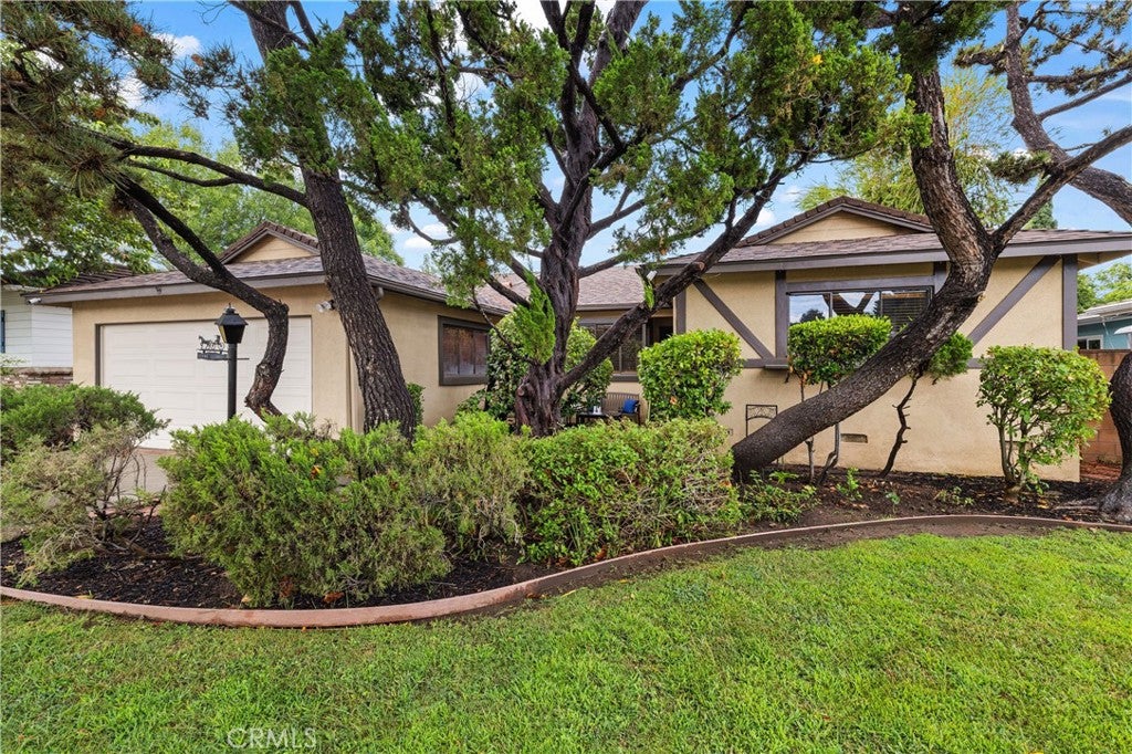 15944 Gledhill
