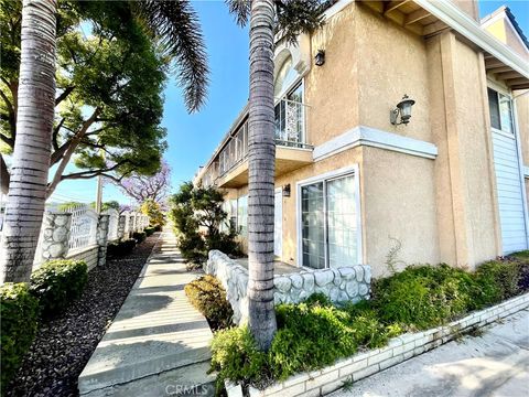 Photo of 10418 Bogardus Avenue #4, Whittier, CA 90603 (MLS # PW25134256) Photo of 10418 Bogardus Avenue #4, Whittier, CA 90603 (MLS # PW25134256)