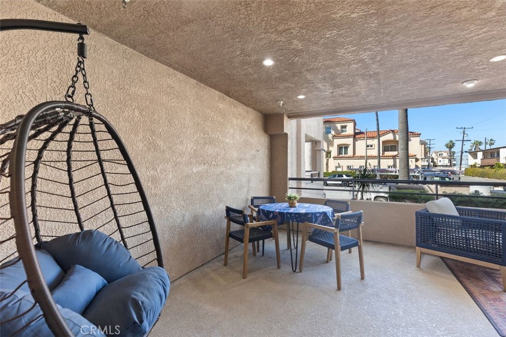 1200 Pacific Coast Highway 121