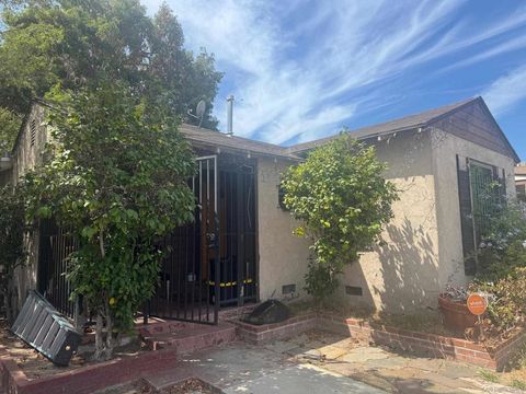Photo of 800 W 99th Street St, Los Angeles, CA 90044 (MLS # 260006328SD)