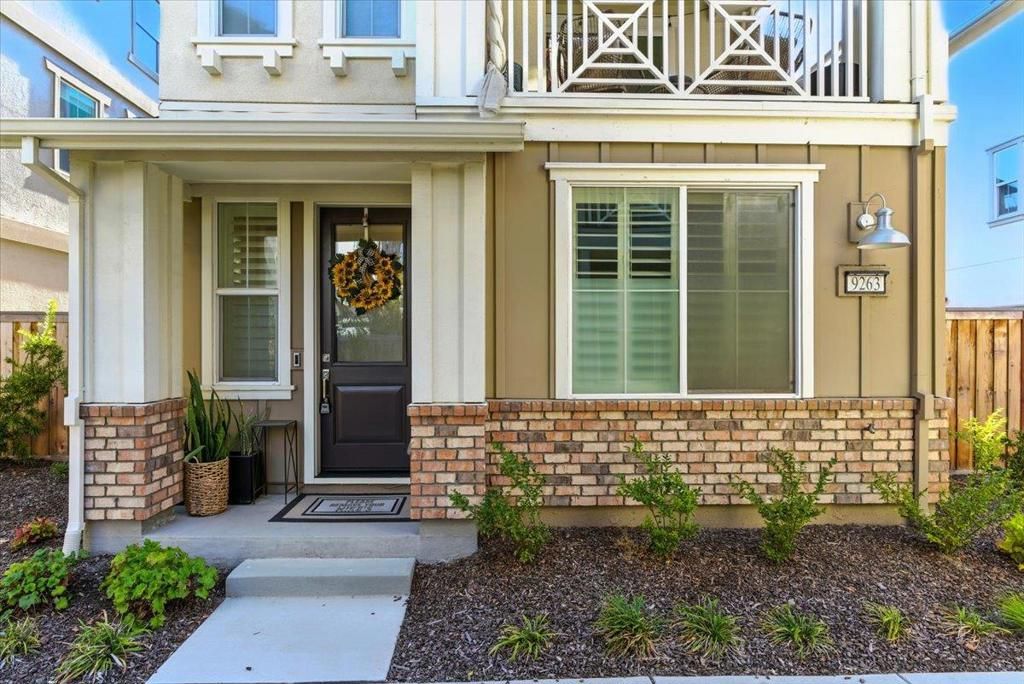 Photo of 9263 Vista Cove Way, Newark, CA 94560 (MLS # ML82017550)