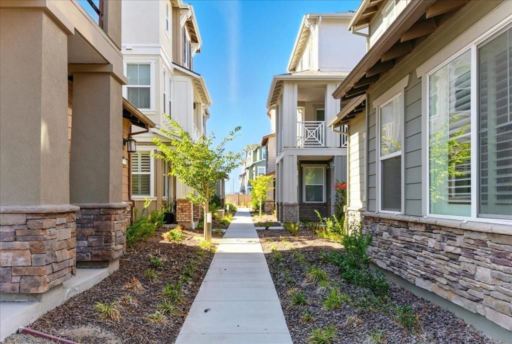 Photo of 9263 Vista Cove Way, Newark, CA 94560 (MLS # ML82017550)