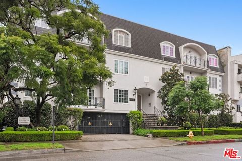 Photo of 11745 Montana Avenue #104, Los Angeles, CA 90049 (MLS # 25619841)