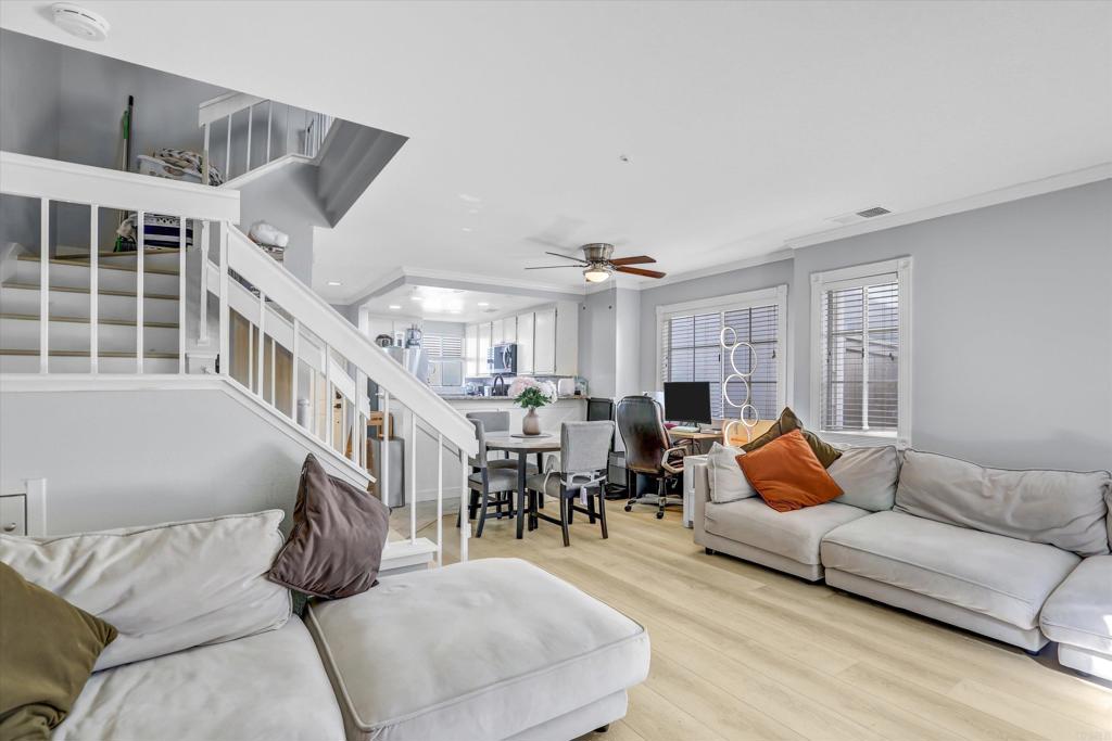 2102 Kings View Circle