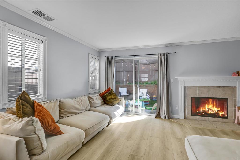 2102 Kings View Circle