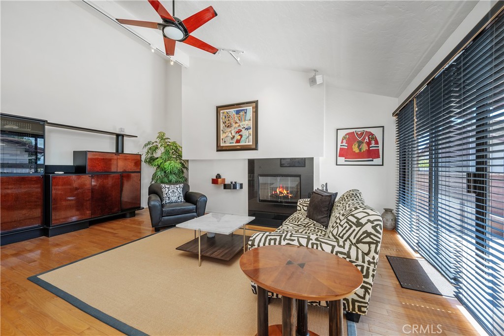 2322 Palos Verdes Drive W 206