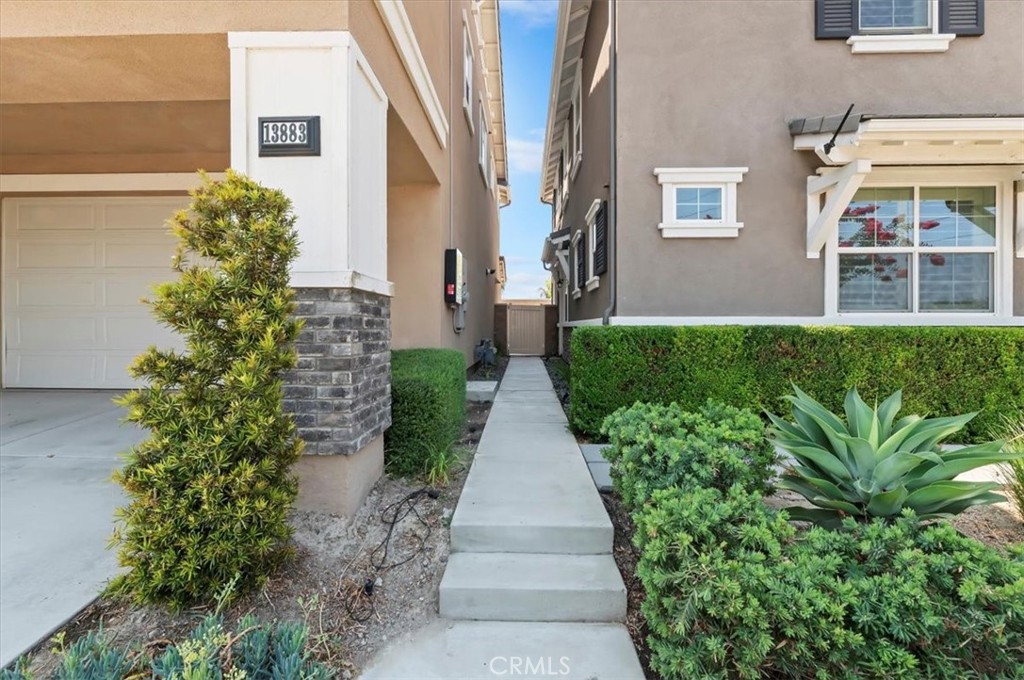 13893 La Pradera Way