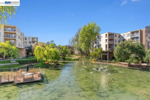 Photo of 430 N Civic Dr Dr #208, Walnut Creek, CA 94596 (MLS # 41143191)