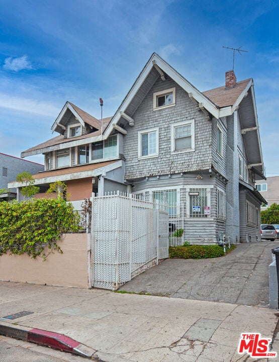 2961 W 8th Street