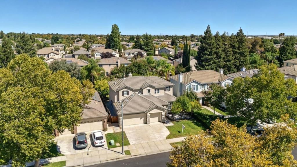 Photo of 4276 Oakridge Drive, Tracy, CA 95377 (MLS # ML82026831)