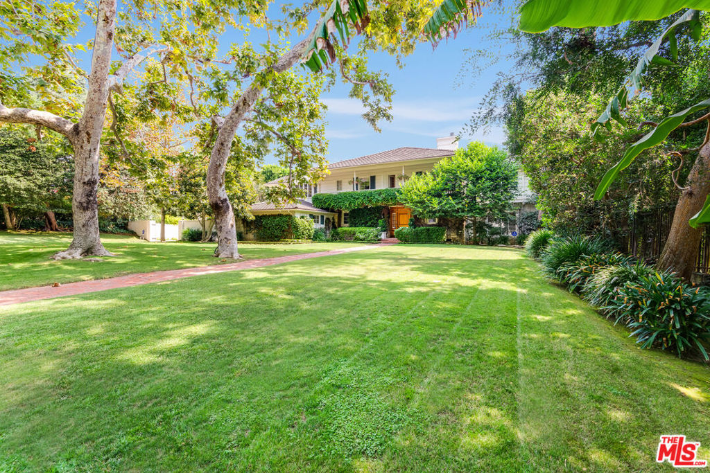 718 N Palm Drive