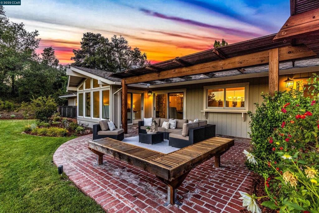 THE BLUFFS - Residential