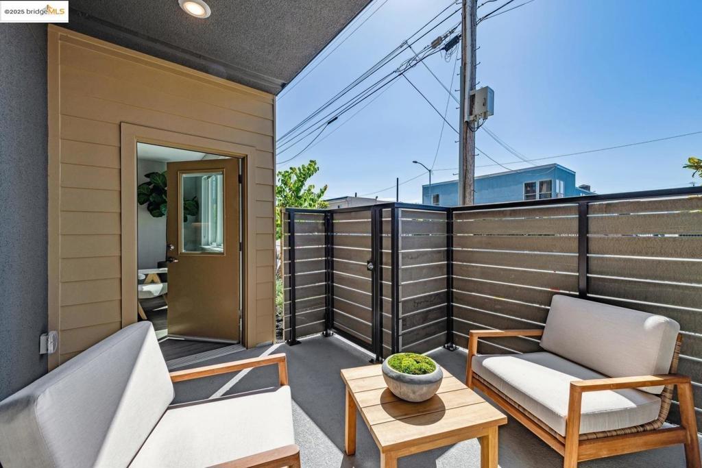 WEST OAKLAND - Residential