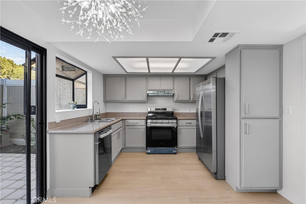 9325 Sunland Park Drive 2