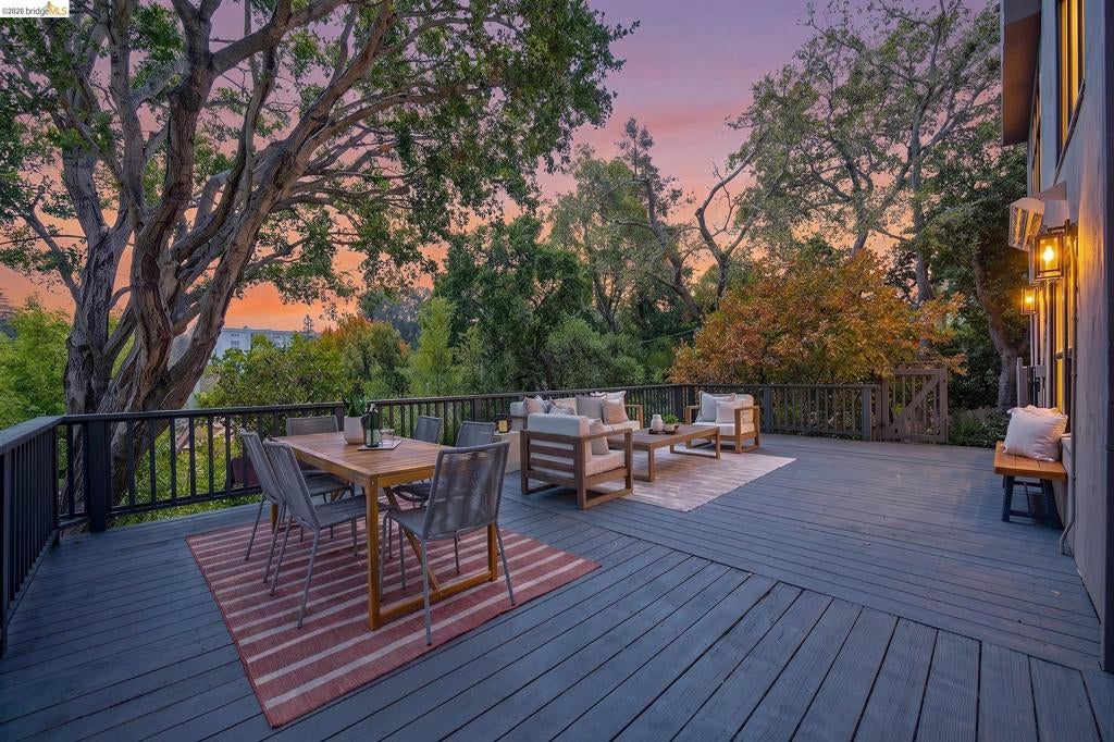 939 Hillcroft Circle