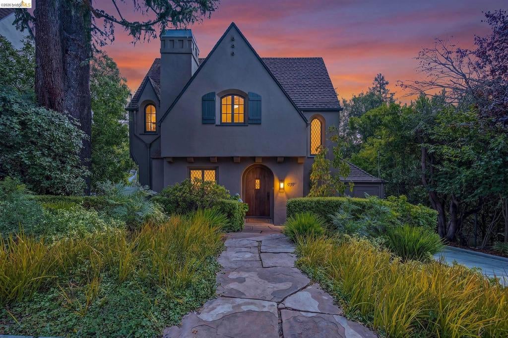 939 Hillcroft Circle CIR