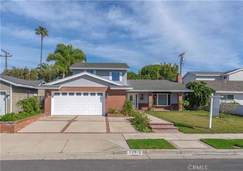 Photo of 20872 Catamaran Ln, Huntington Beach, CA 92646 (MLS # OC26041673)