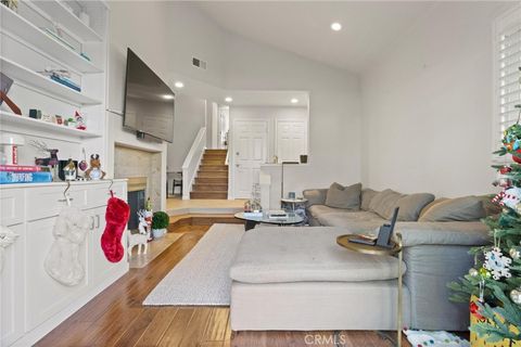 Photo of 19 Laguna Court Ct, Manhattan Beach, CA 90266 (MLS # SB25274824)