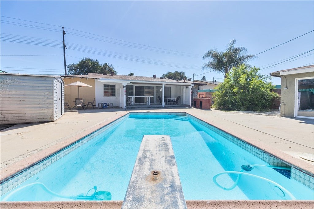 20309 Roscoe Blvd, Winnetka CA 91306