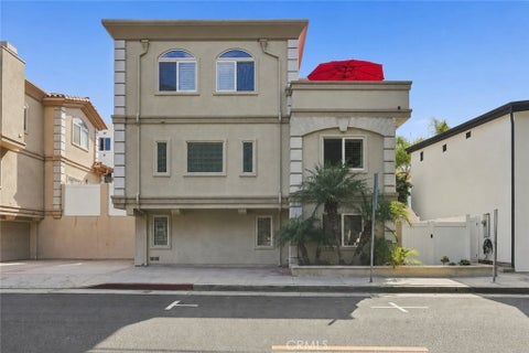 Photo of 606 9th ST, Hermosa Beach, CA 90254 (MLS # SB26192740)