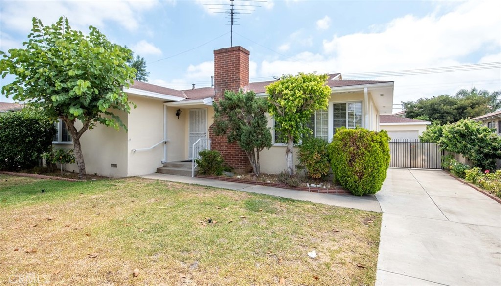 Wonderful single family home. Located in a very desirable neighborhood in the city of Alhambra. This home features a large living room with a fireplace, bright kitchen, and 3 good size bedrooms a 2 baths. Additional breakfast nook next to kitchen for convenient may not building permit when seller purchased 35 years ago. Very convenient location. Close to Granada Park, Shopping and restaurants at Atlantic Times Square. A must see.