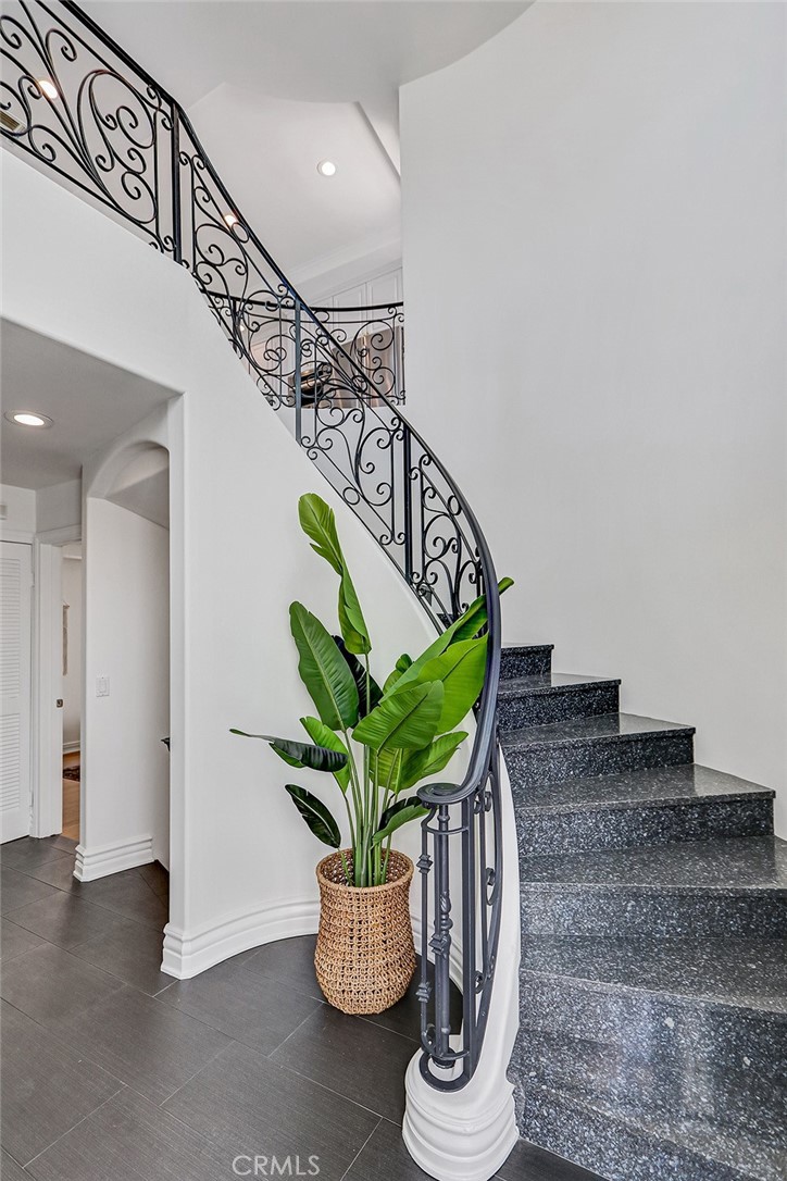 225 Rosecrans Place