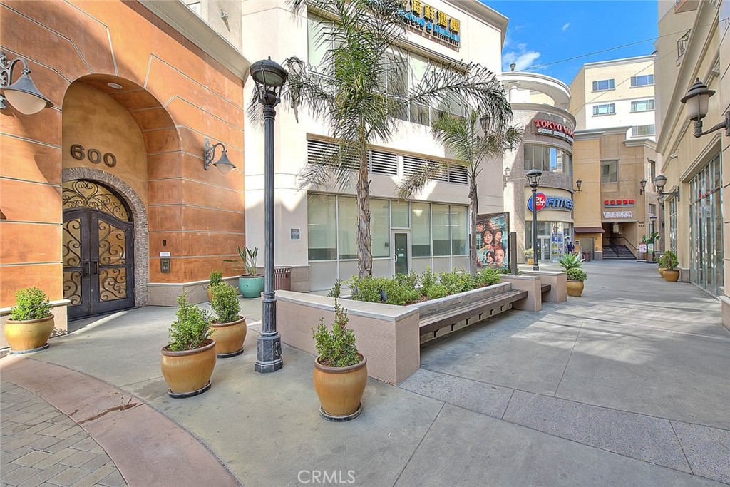 600 N Atlantic Boulevard 209