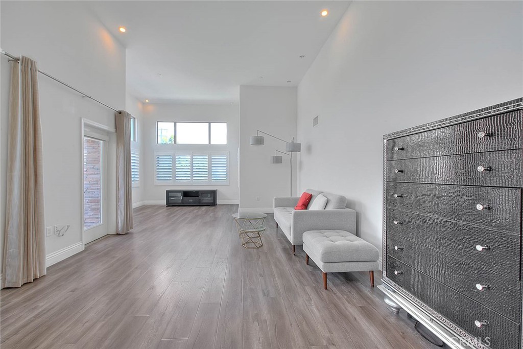 600 N Atlantic Boulevard 209